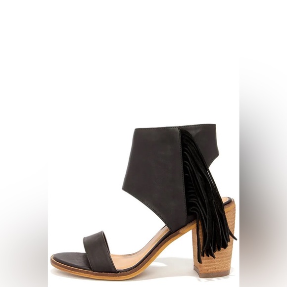Very Volatile black boho fringe heel. Size 8.5 Excellent used condition. - Picture 2 of 7